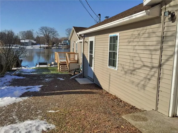 9 Amber Ln, Phoenix, NY 13135