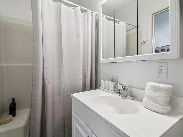 9914 Alavista Dr — Photo 17