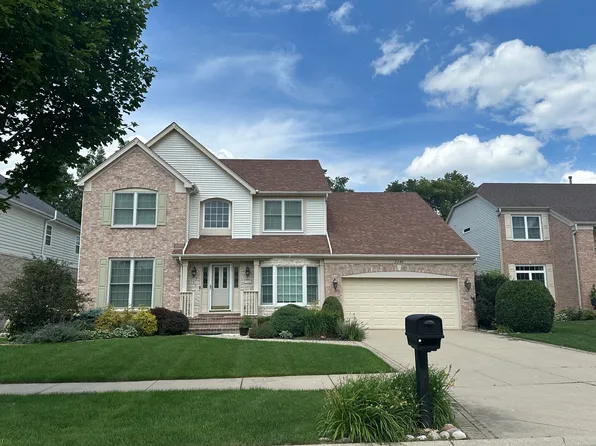 3240 Indian Creek Dr, Buffalo Grove, IL 60089
