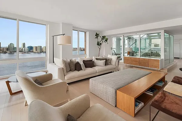 Rented by William J Farmer Inc | media 2