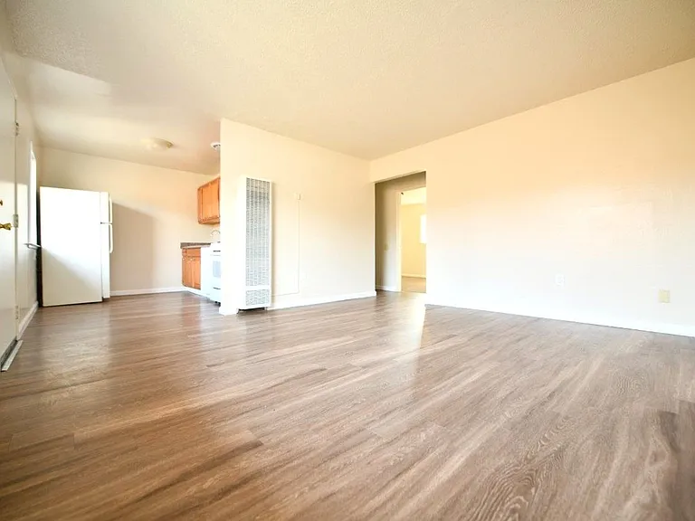 2821 Harrison St — Photo 3