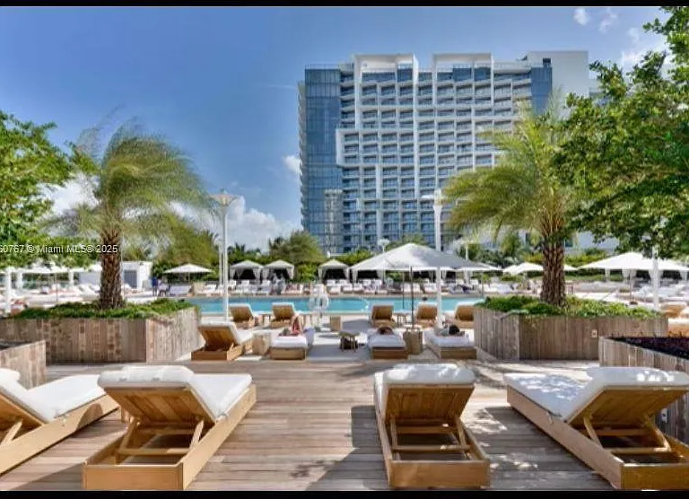 2301 Collins Ave #1121 — Photo 1