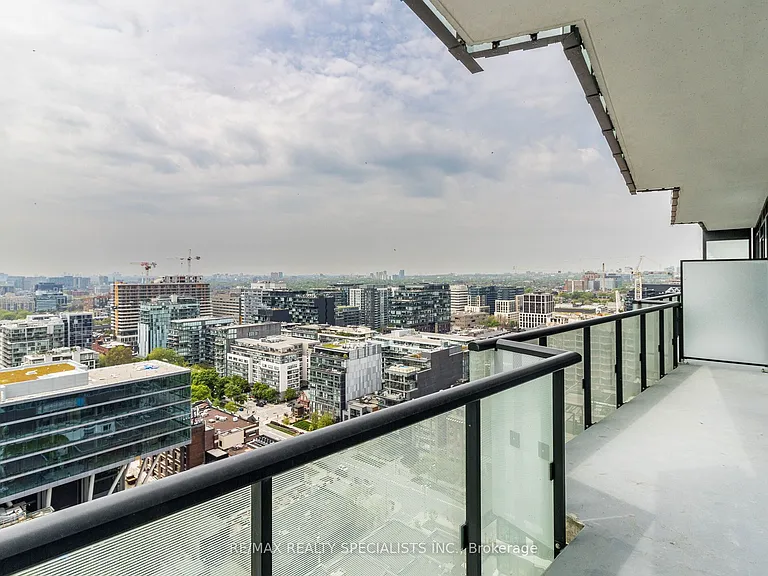 480 Front St W #1903 — Photo 31