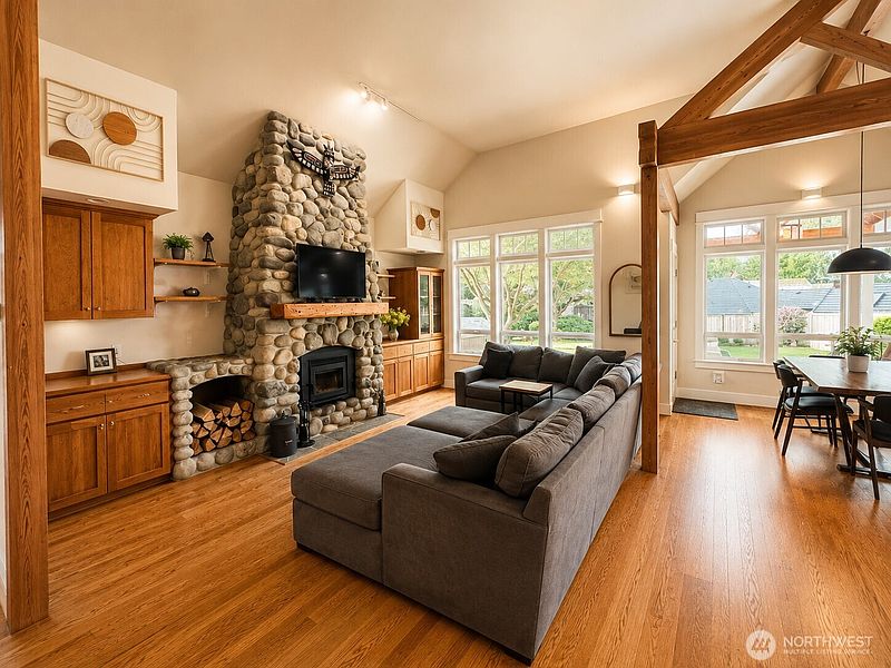 5th image of 2217 Nut Tree Loop SE