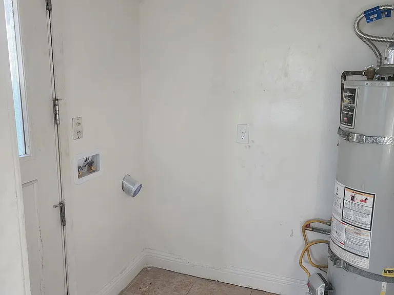 1315 W 102nd St #1317-1/2 — Photo 6