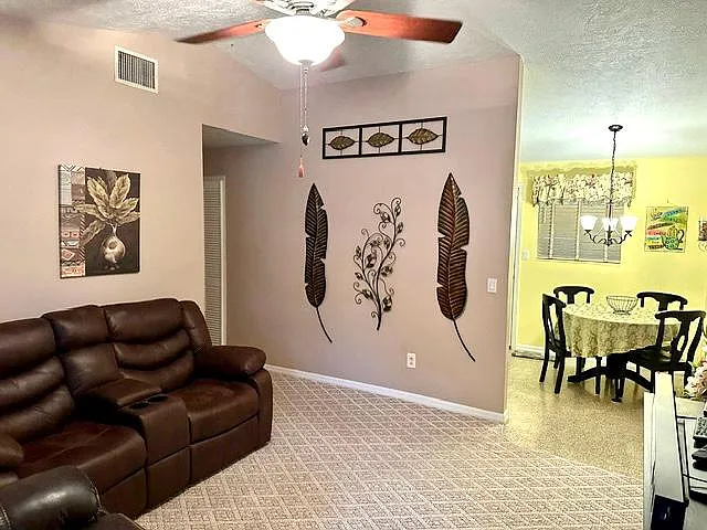 16 Howard Dr — Photo 3