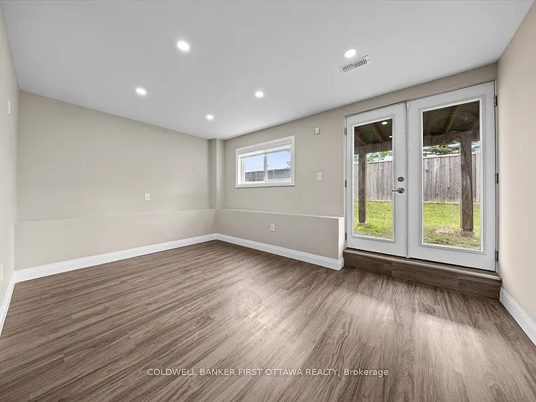 118 Culloden Cres — Photo 35