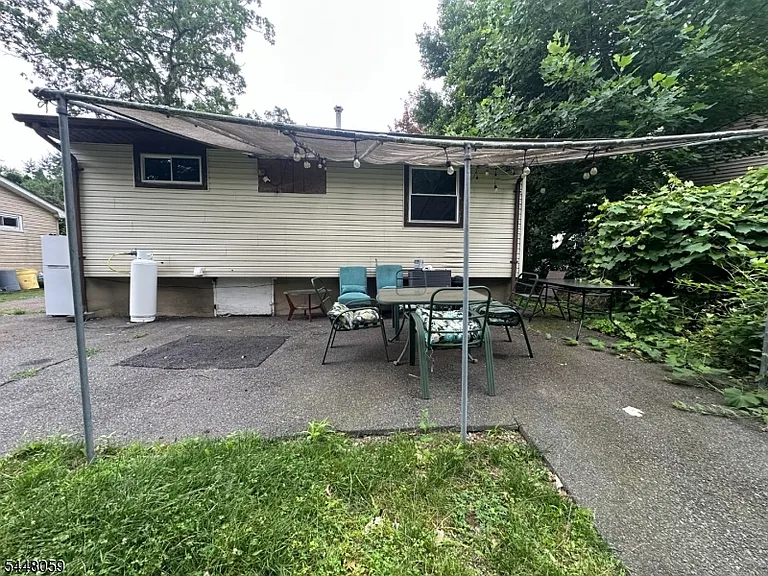 4 Florida Ave — Photo 3