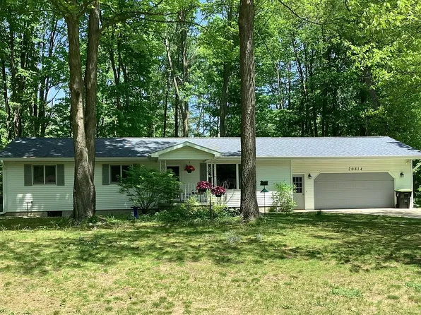 20814 Red Oak Dr, Lake Ann, MI 49650