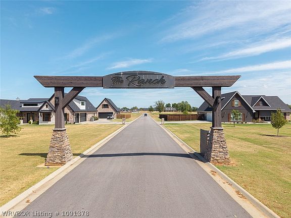 2nd image of 2108 Yellowstone Dr