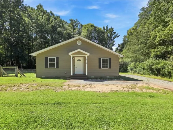 10664 Magnet Dr, Smithfield, VA 23430