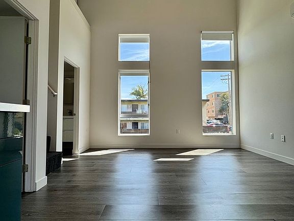 3rd image of 4405 W Point Loma Blvd #309