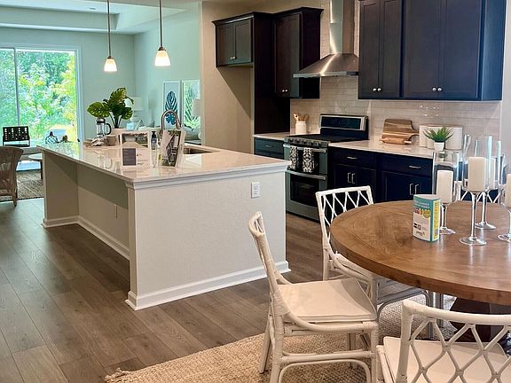 4th image of 139 WILLOW CREEK Court