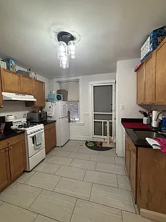 2 bed, 1.0 bath, $2,850 — Photo 2