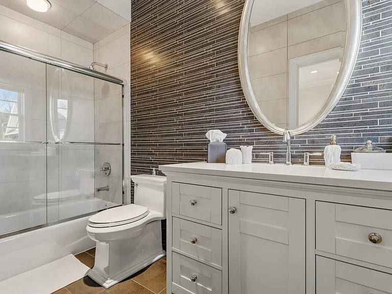 605 Heights Ln — Photo 35