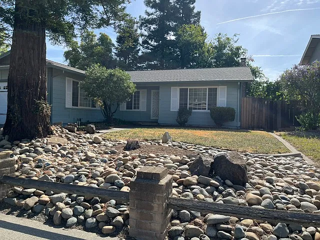 4 bed, 1558 sqft, $3,000 — Photo 2