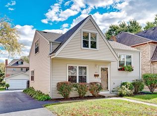 895 S Hillside Ave, Elmhurst, IL
