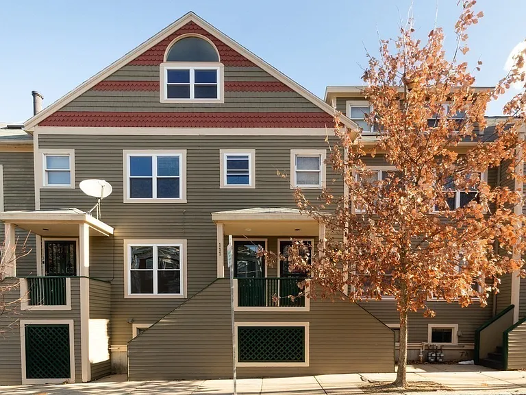 111 Alban St #5 — Photo 20