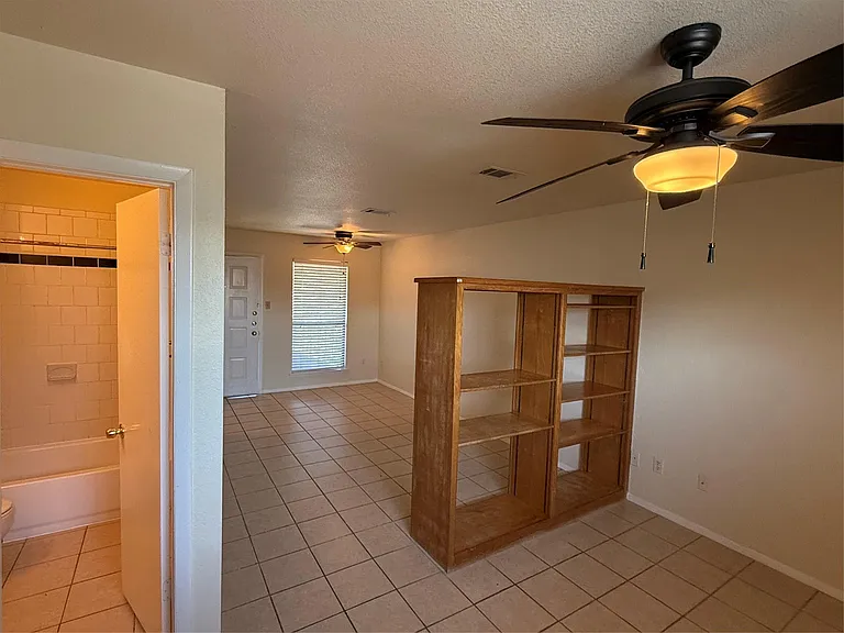 4701 Red River St #301 — Photo 2