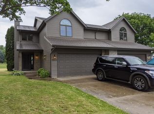 5847 Woodland Dr, Waunakee, WI 53597