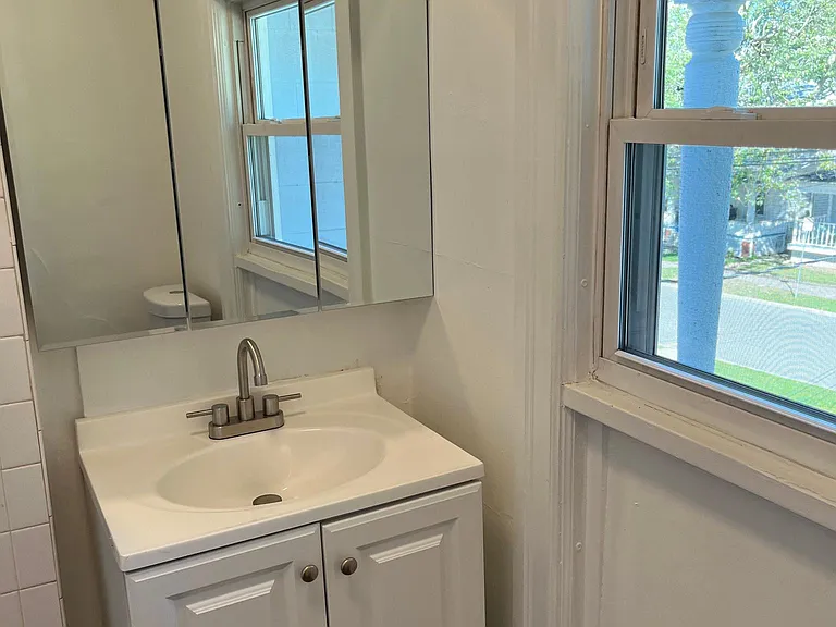 142 Cottage St #2 — Photo 8