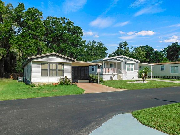 3rd image of 5727 Windtree Dr