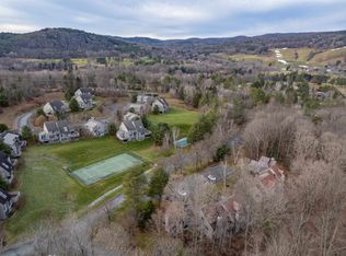 90 Kingfisher Rd #A, Hartford, VT 05047