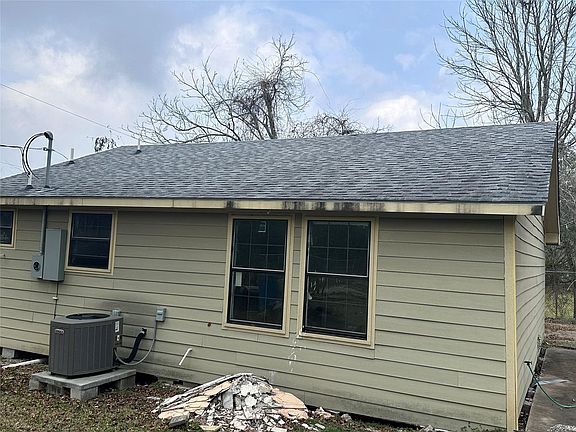 2nd image of 800 Mayo St