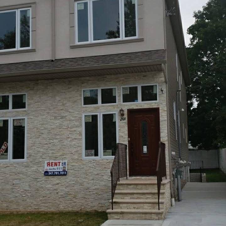 1st image of 207 Cedar Ave
