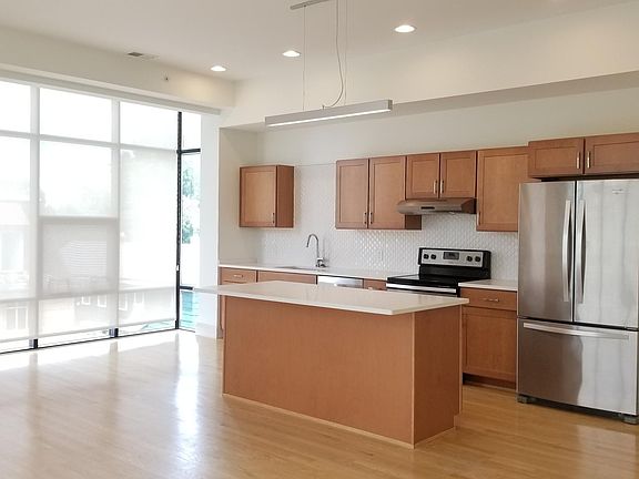 5th image of 363 Grant St APT 9