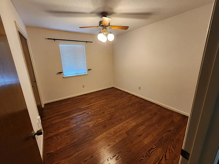 9920 Echo Valley Ct — Photo 13