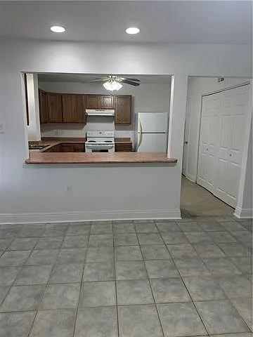 2 bed, 1.0 bath, 1000 sqft, $1,300 — Photo 4