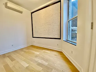 Rented by EXR Somerset LLC