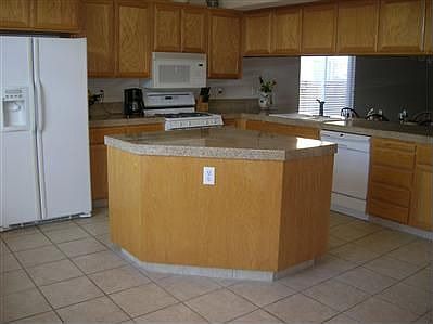 Kitchen island is very convenient