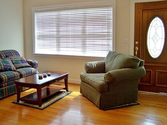 Living room, lg. pic. window