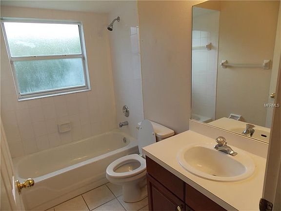 5th image of 46 Pine Arbor Dr