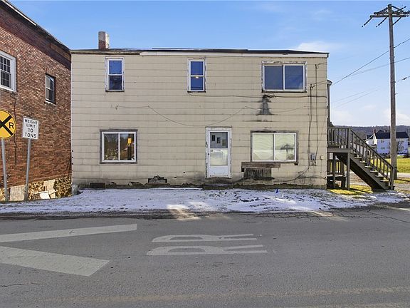 3rd image of 399 Cherry St