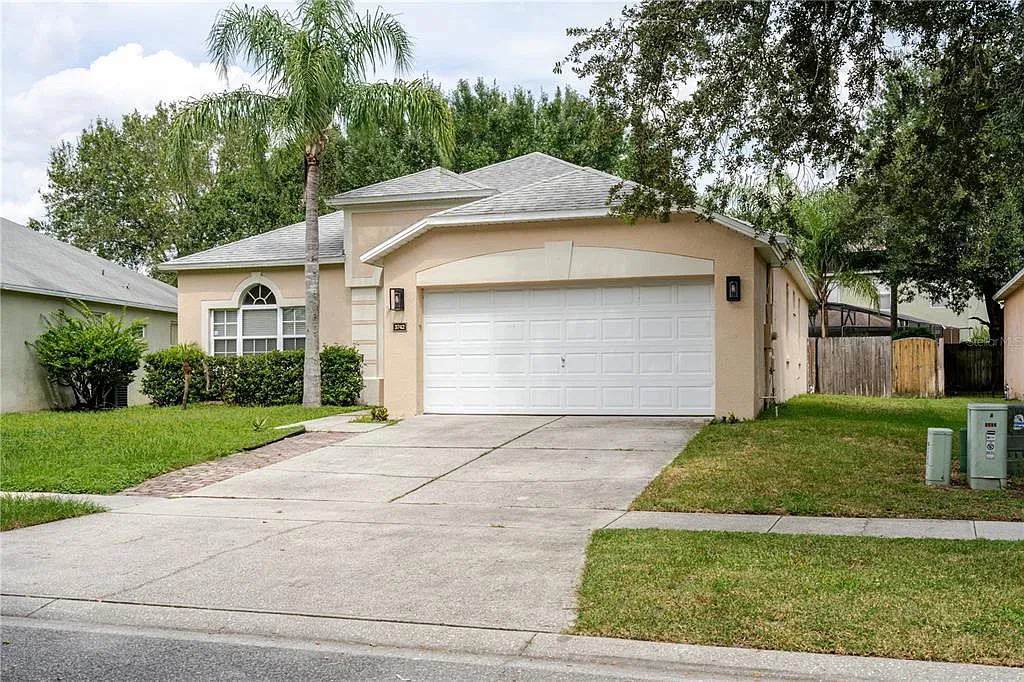 4 bed, 2.0 bath, 1845 sqft, $2,650 — Photo 2