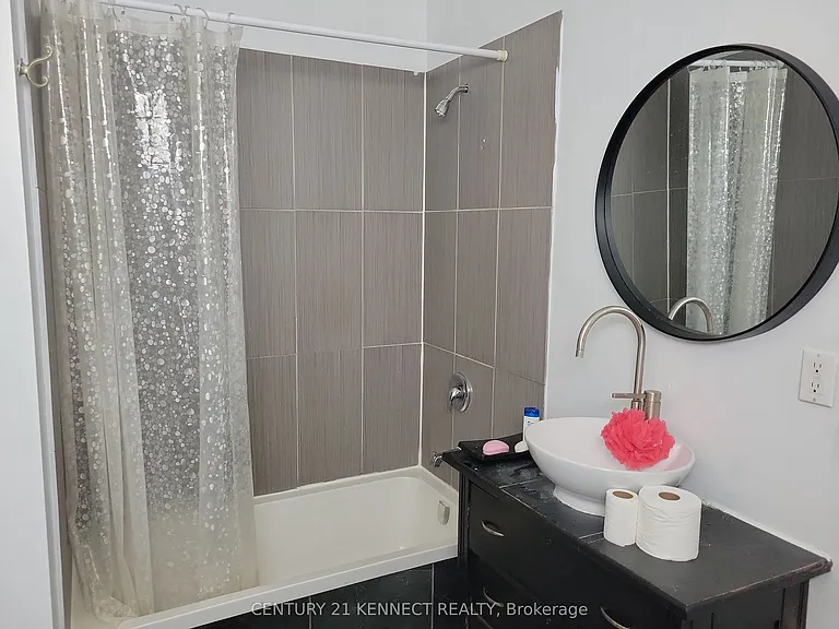 181 Augusta Ave #2 — Photo 22