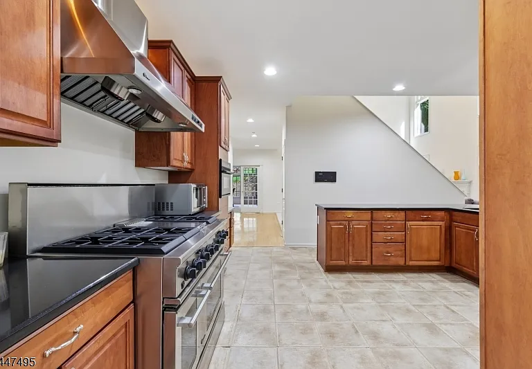 8 Pring Ct — Photo 10