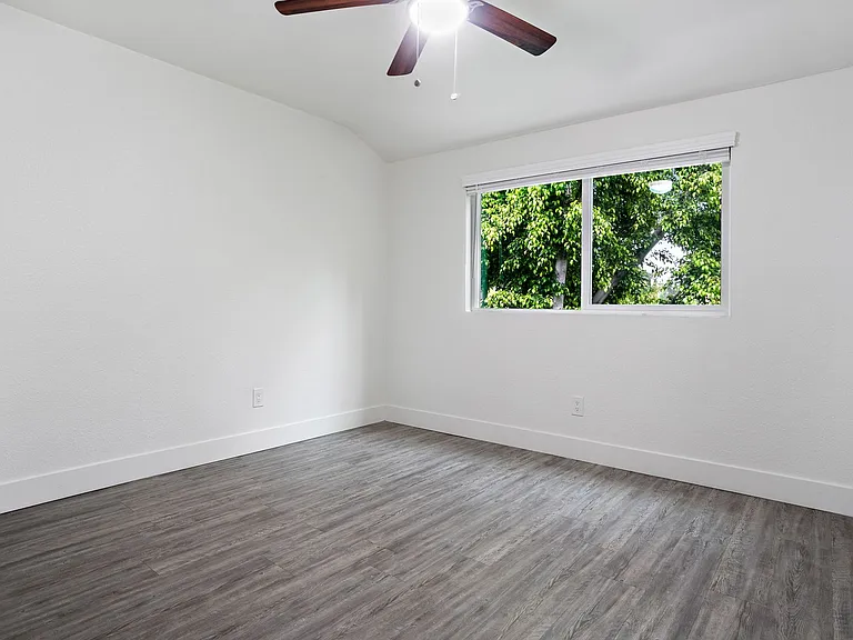FH - Hilltop Apartments — Photo 14