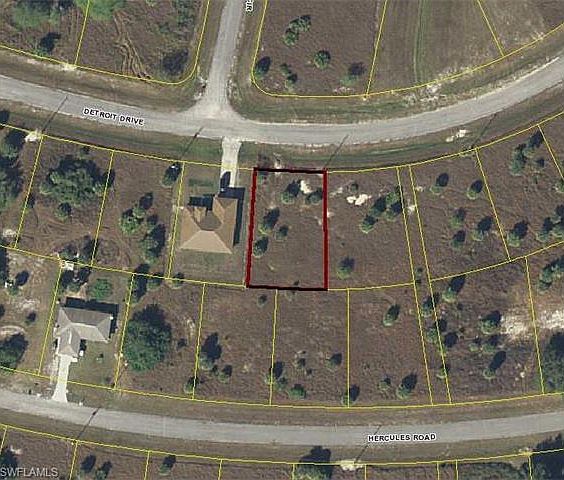 2nd image of 2079 Detroit Dr