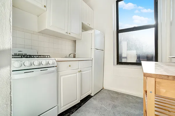 Rented by Corcoran | media 12