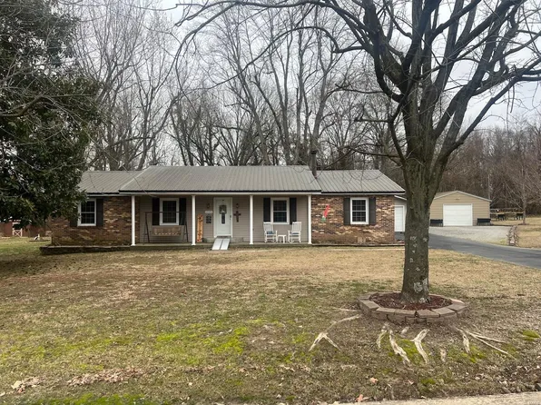 17196 Howard St, Dexter, MO 63841