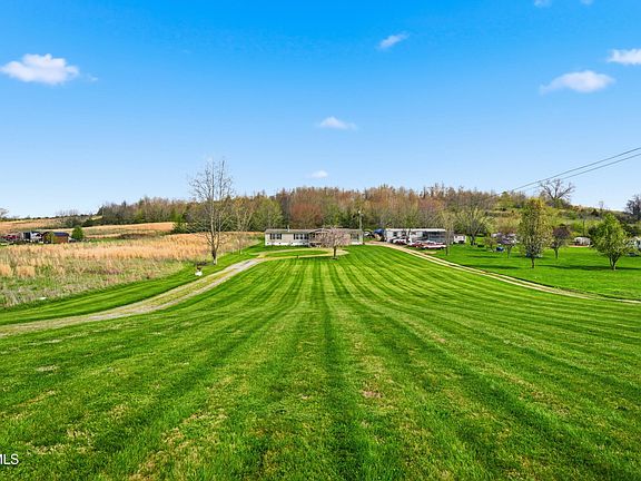4th image of 740 Happy Valley Rd