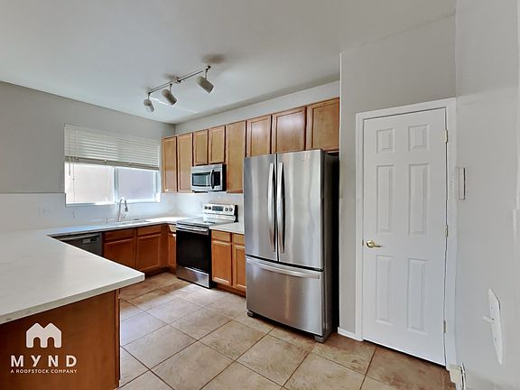 4th image of 5733 E Bellow Ln