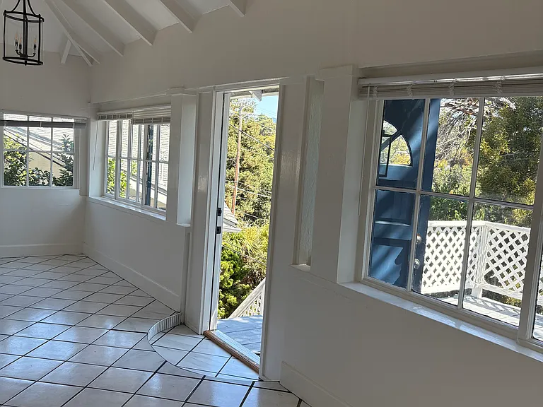 209 Sunnyside Ave — Photo 8