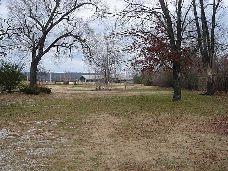 2nd image of 2539 N Lowell Rd