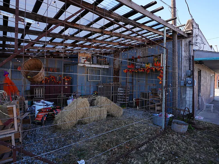 121 W Main St #17 — Photo 38