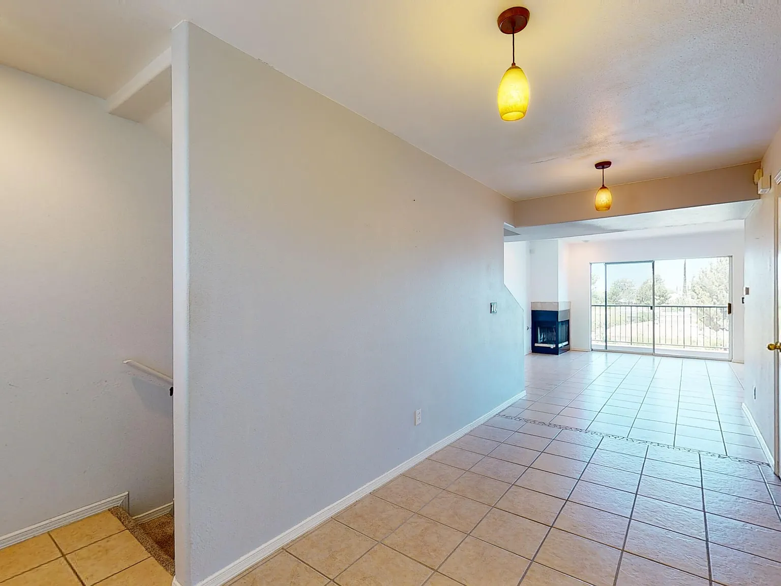 3 bed, 2.5 bath, 1953 sqft, $1,750 — Photo 2